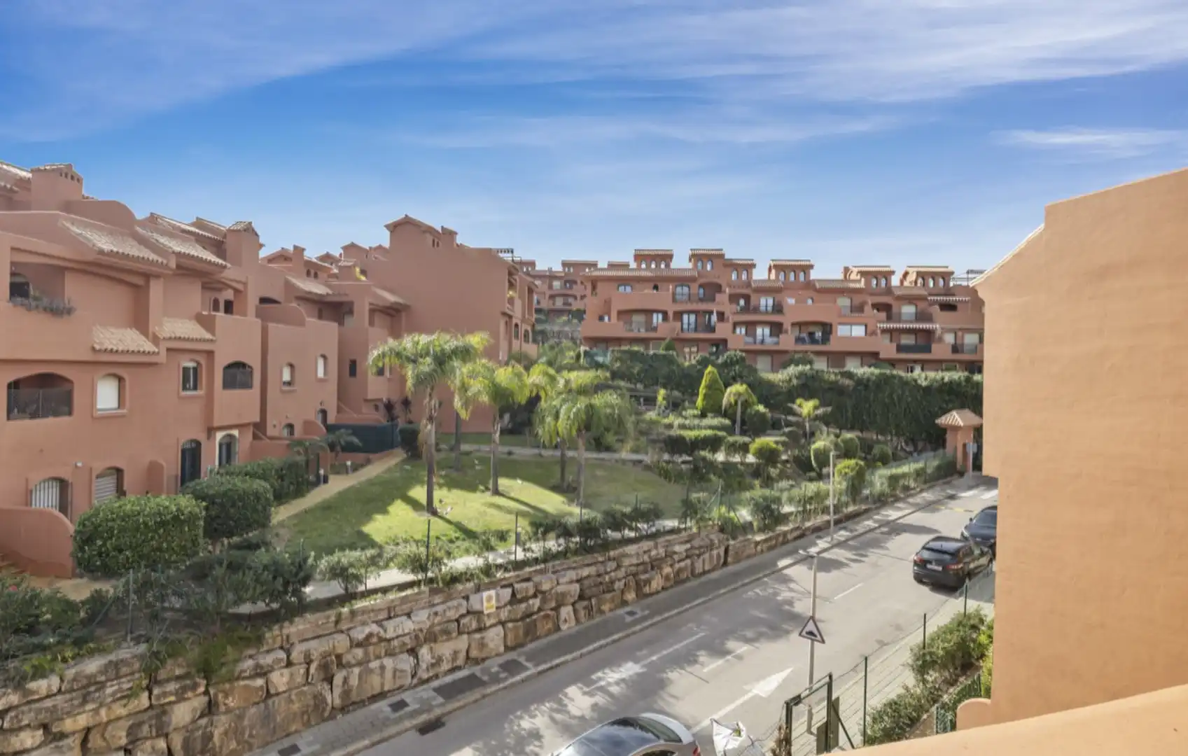 Vista exterior de Dúplex en venda en Estepona amb Aire condicionat, Calefacció i Terrassa