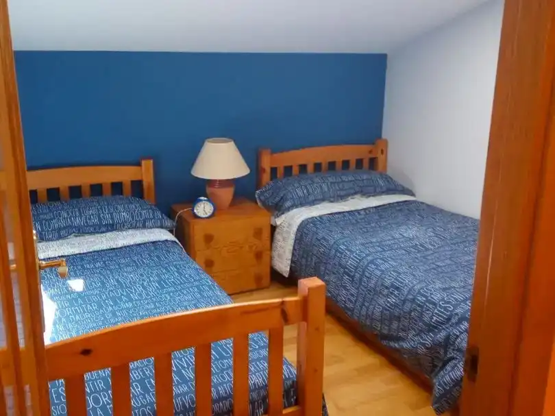 Schlafzimmer von Wohnung zur Miete in Camprodon mit Parkett, Möbliert und Balkon