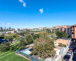 Exterior view of Flat for sale in L'Hospitalet de Llobregat  with Terrace and Balcony