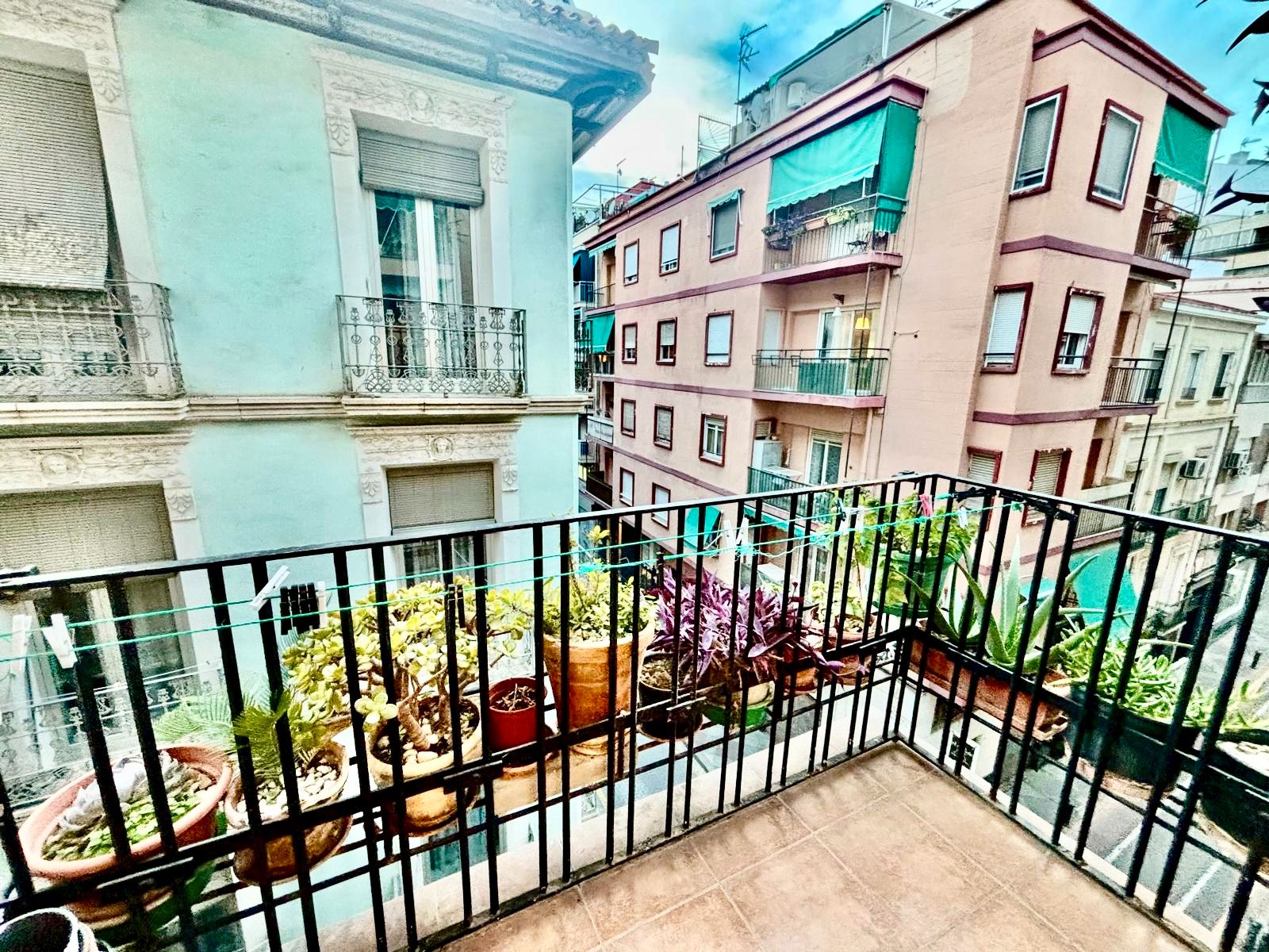 Vista exterior de Pis en venda en Alicante / Alacant amb Terrassa