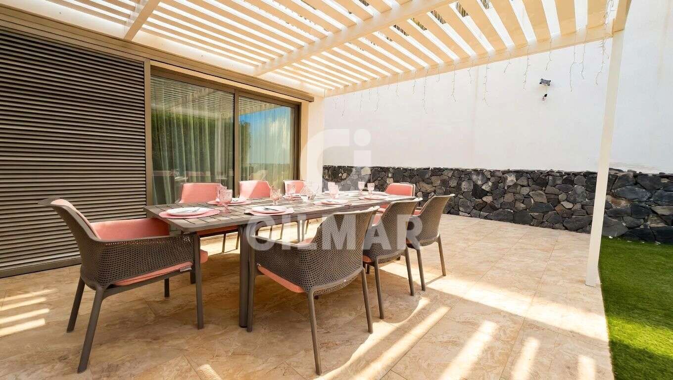 Terrassa de Pis en venda en Adeje amb Aire condicionat, Jardí privat i Terrassa