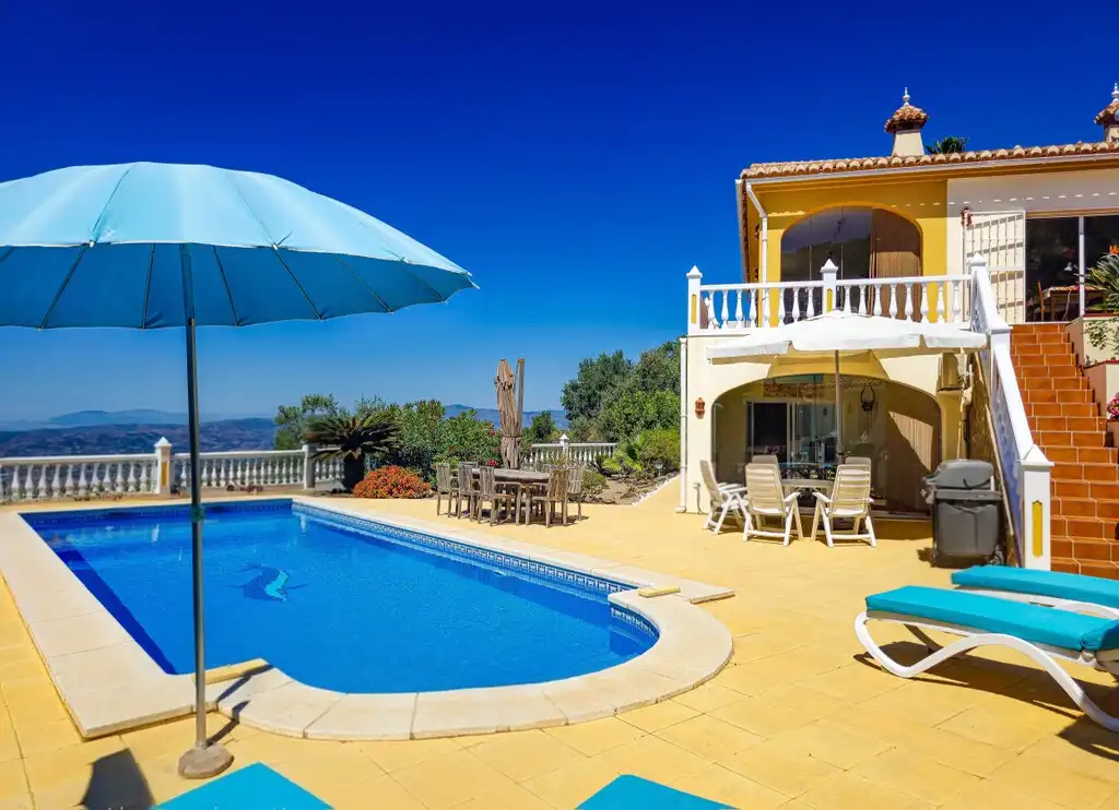 Chalet con piscina en venta en Arenas, imagen 3
