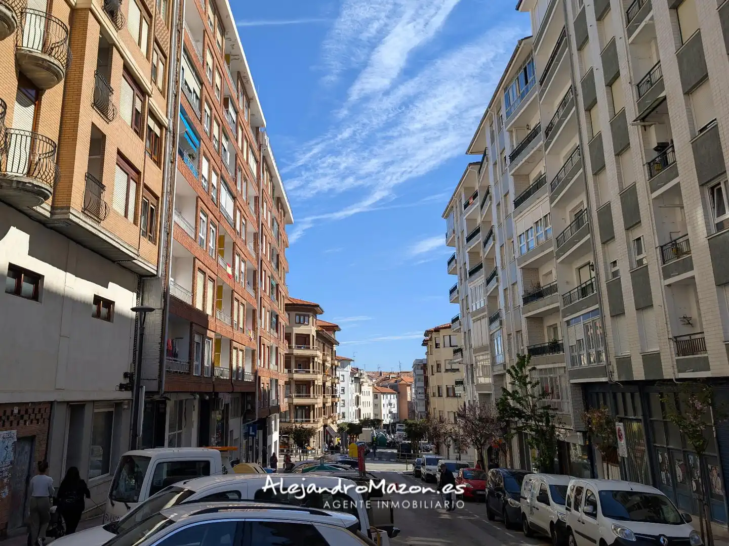 Vista exterior de Pis en venda en Castro-Urdiales amb Calefacció, Parquet i Terrassa