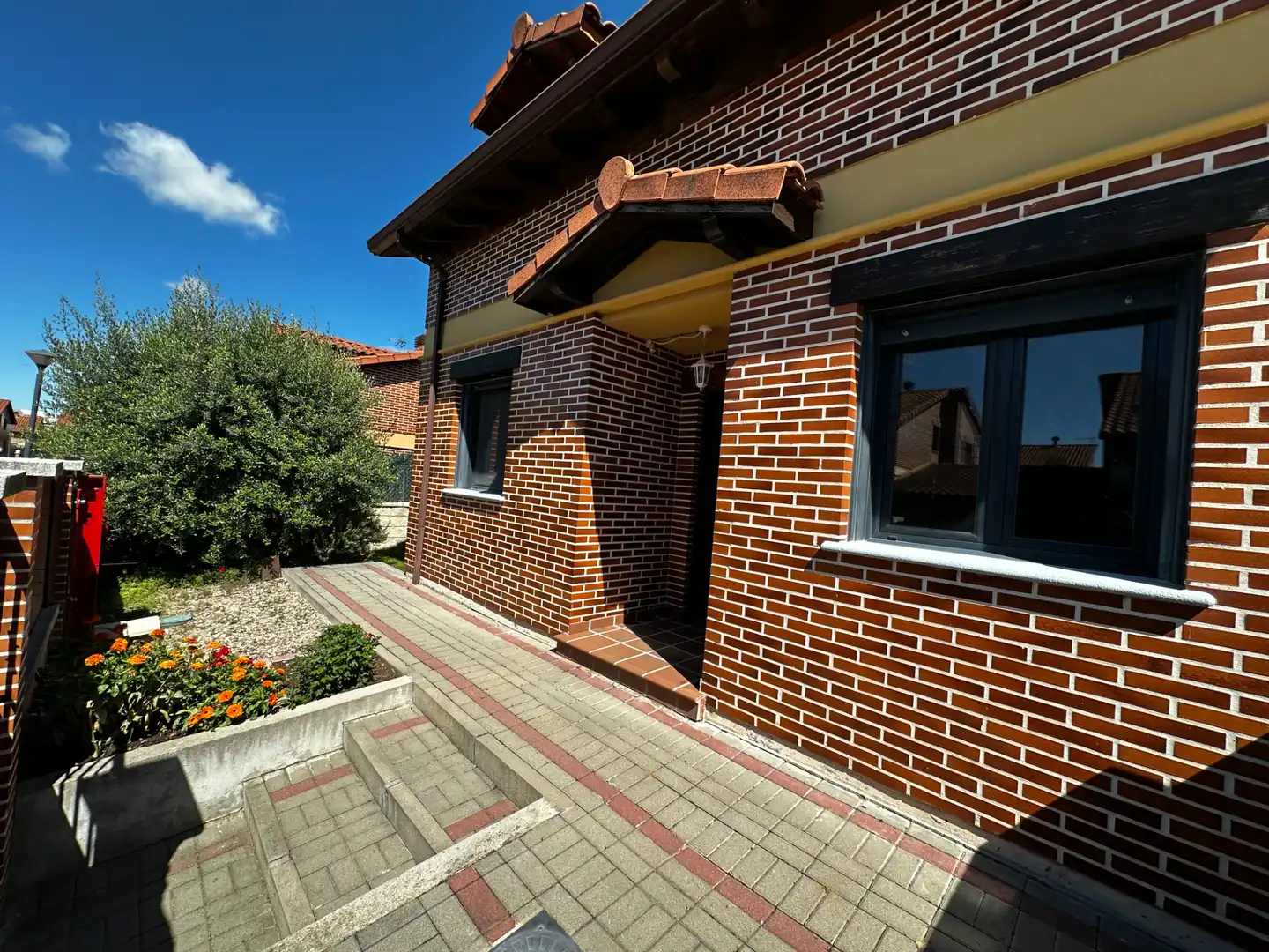 Vista exterior de Casa o chalet en venta en Renedo de Esgueva