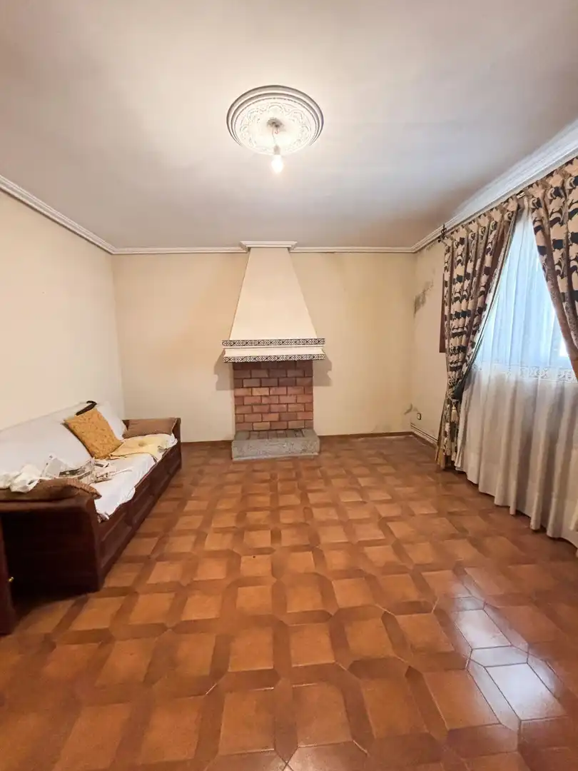 Piso en venta en Navahermosa con Calefacción, Terraza y Trastero