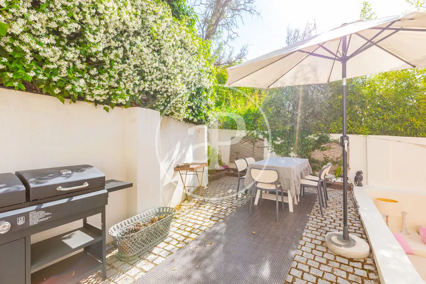 Terraza de Casa adosada en venta en Madrid con Aire acondicionado, Calefacción y Jardín privado