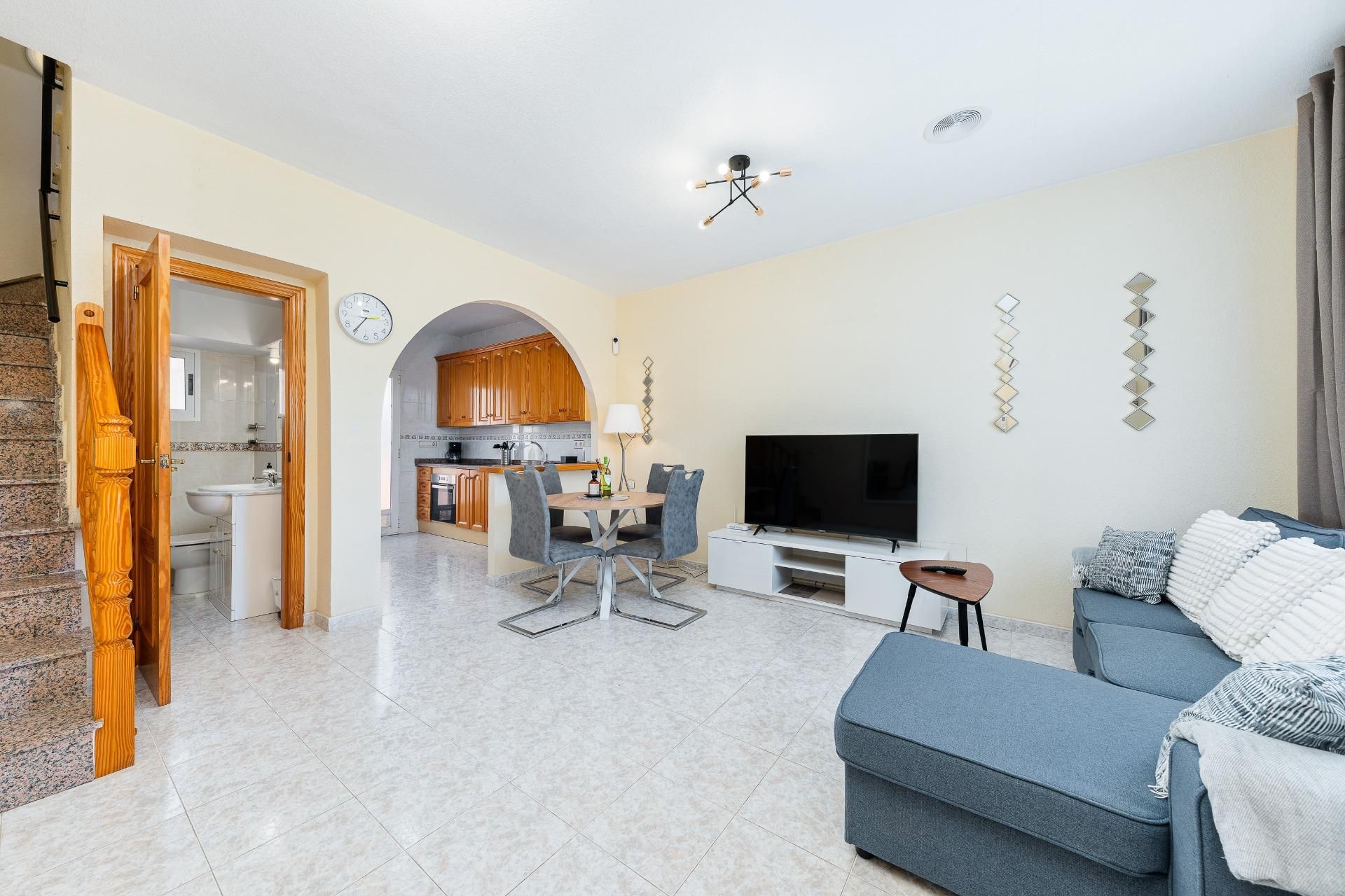 Living room of Single-family semi-detached for rent in Orihuela  with Air Conditioner, Terrace and Furnished