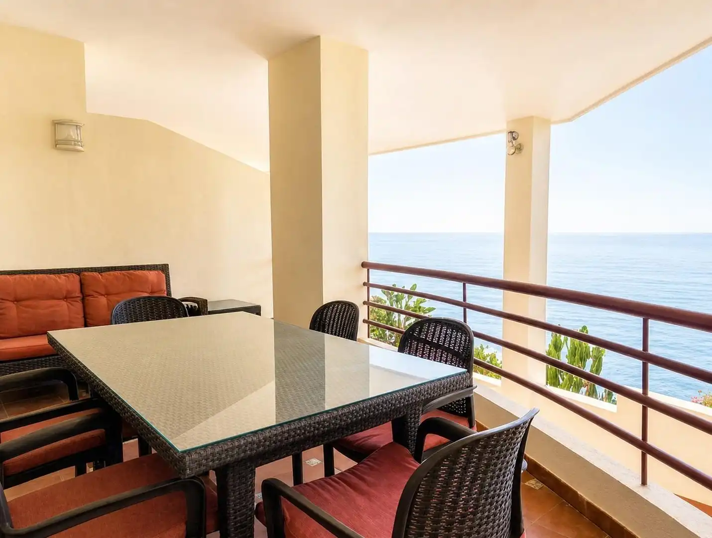 Terrasse von Wohnung zum Verkauf in Benalmádena mit Klimaanlage, Privatgarten und Terrasse