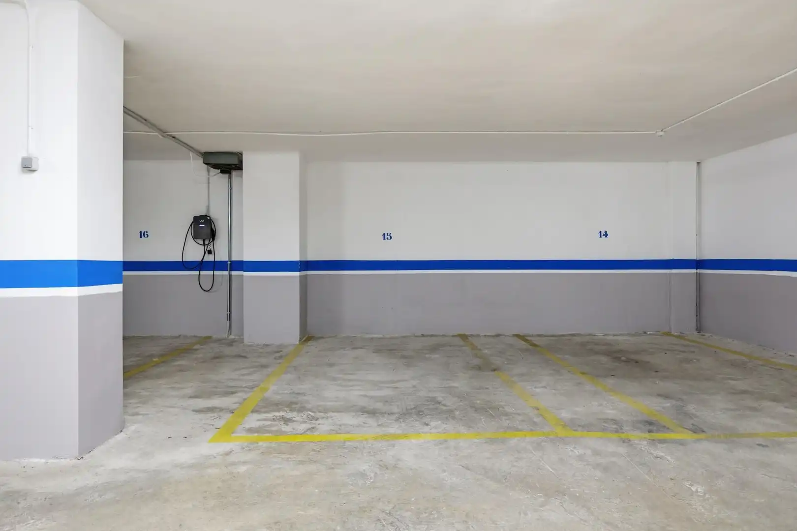 Parking de Ático en venta en Catarroja con Aire acondicionado, Calefacción y Terraza