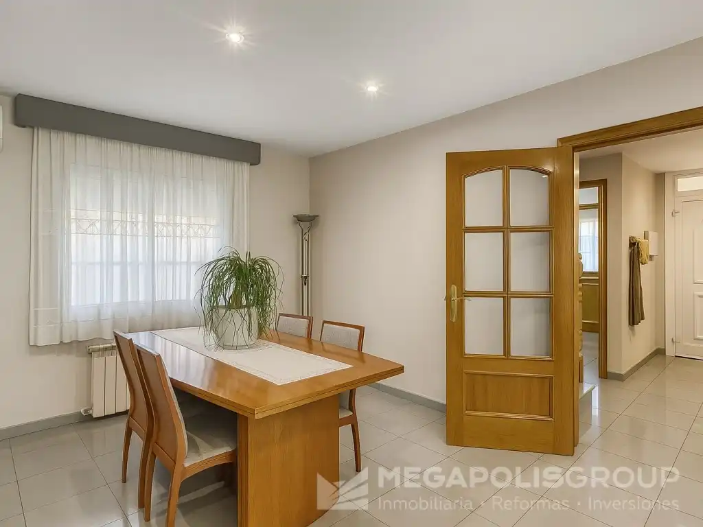 Comedor de Casa o chalet en venta en Sant Vicenç Dels Horts con Jardín privado, Terraza y Piscina