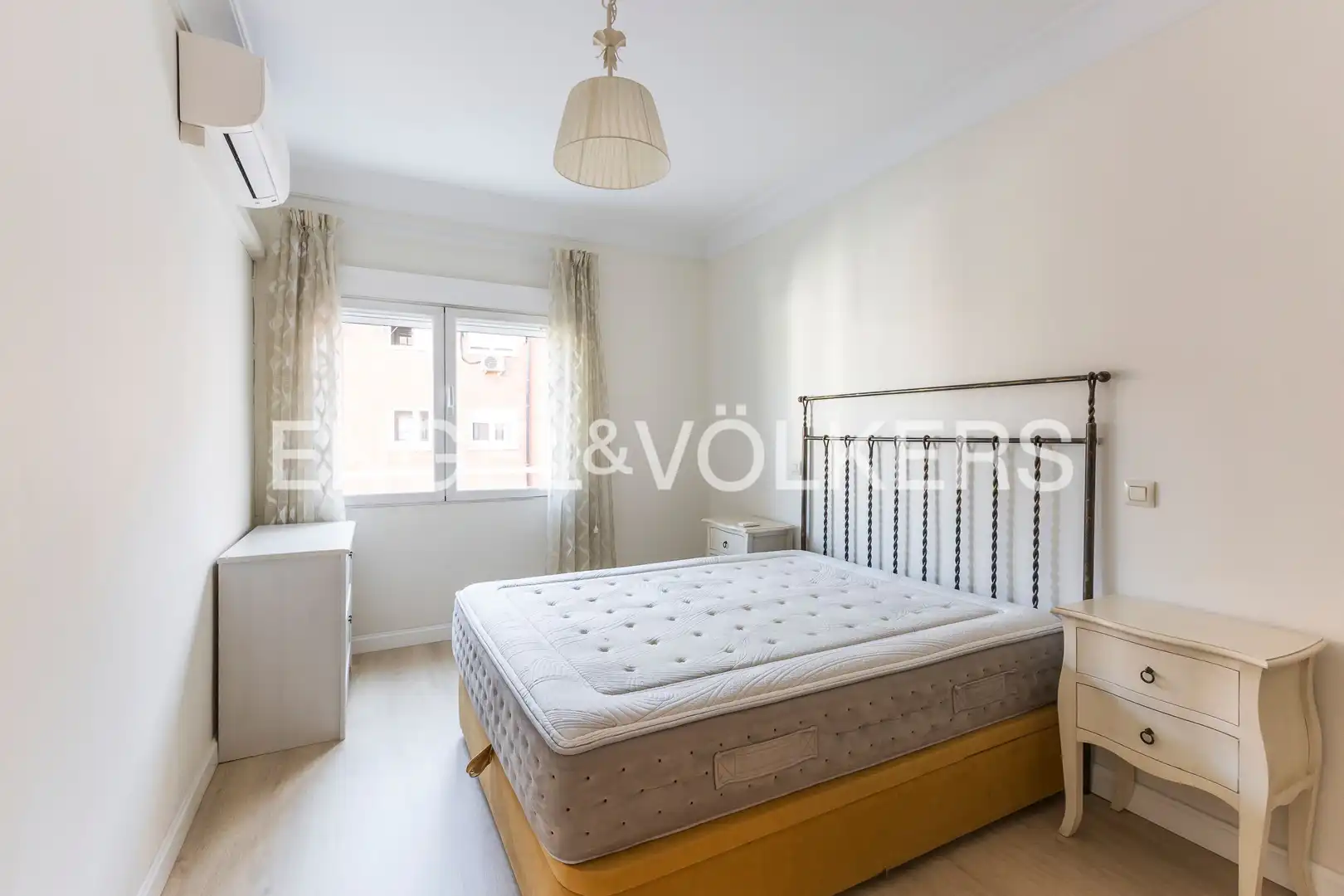 Habitación de Piso de alquiler en Madrid con Aire acondicionado y Calefacción