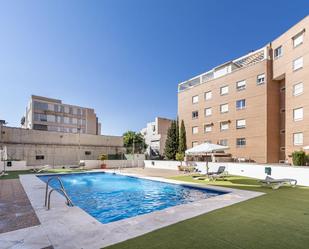 Piscina de Pis en venda en  Granada Capital amb Terrassa