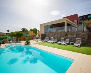 Piscina de Casa o xalet en venda en San Bartolomé de Tirajana amb Aire condicionat, Jardí privat i Terrassa