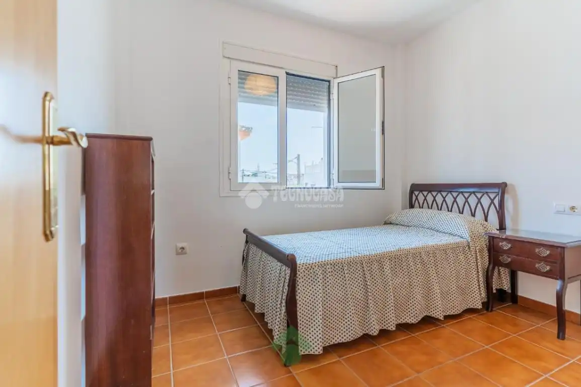 Dormitori de Casa adosada en venda en Puerto Real amb Balcó