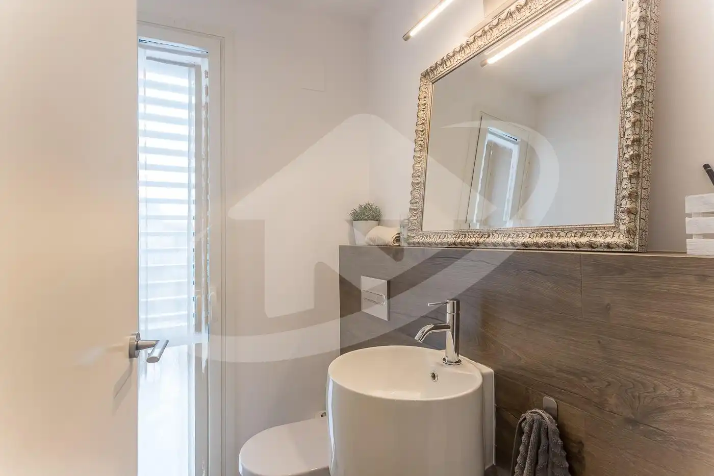 Bathroom of Houses for sale in Sabadell  with Heating, Private garden and Parquet flooring