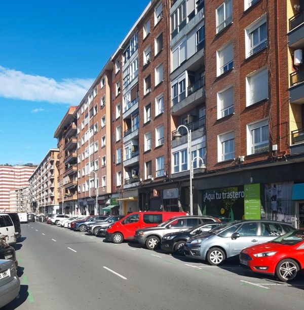 Vista exterior de Pis en venda en Bilbao 