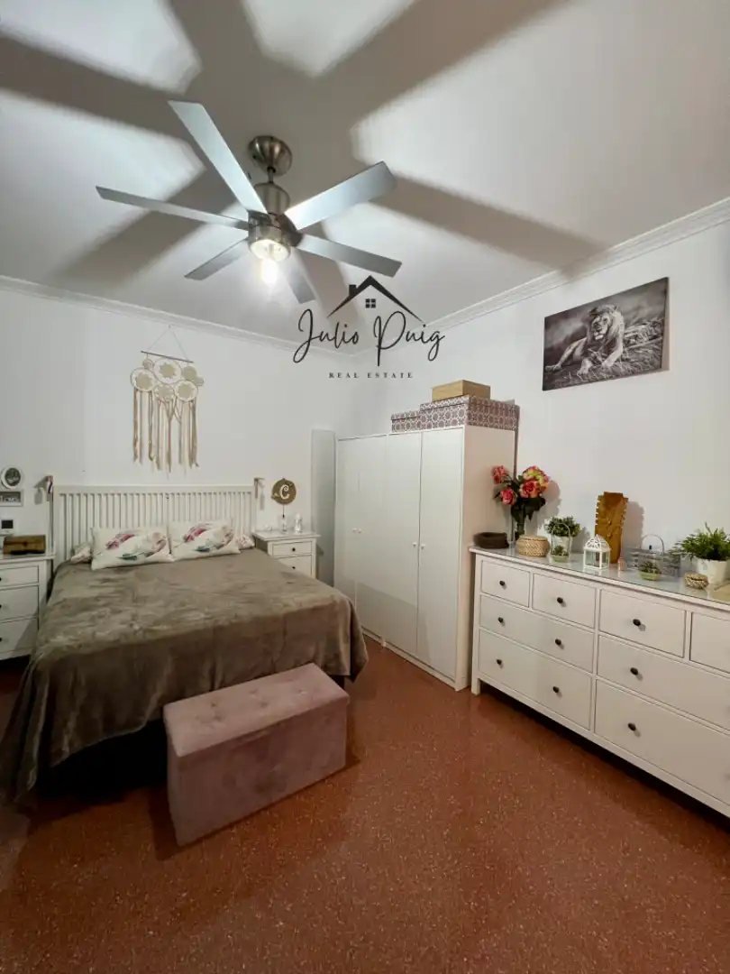Habitación de Casa o chalet en venta en La Puebla del Río con Aire acondicionado, Terraza y Balcón