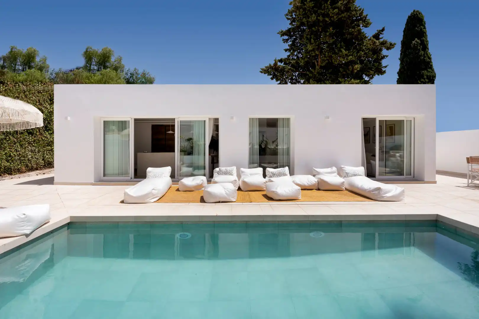 Casa con piscina en venta en Nueva Andalucía