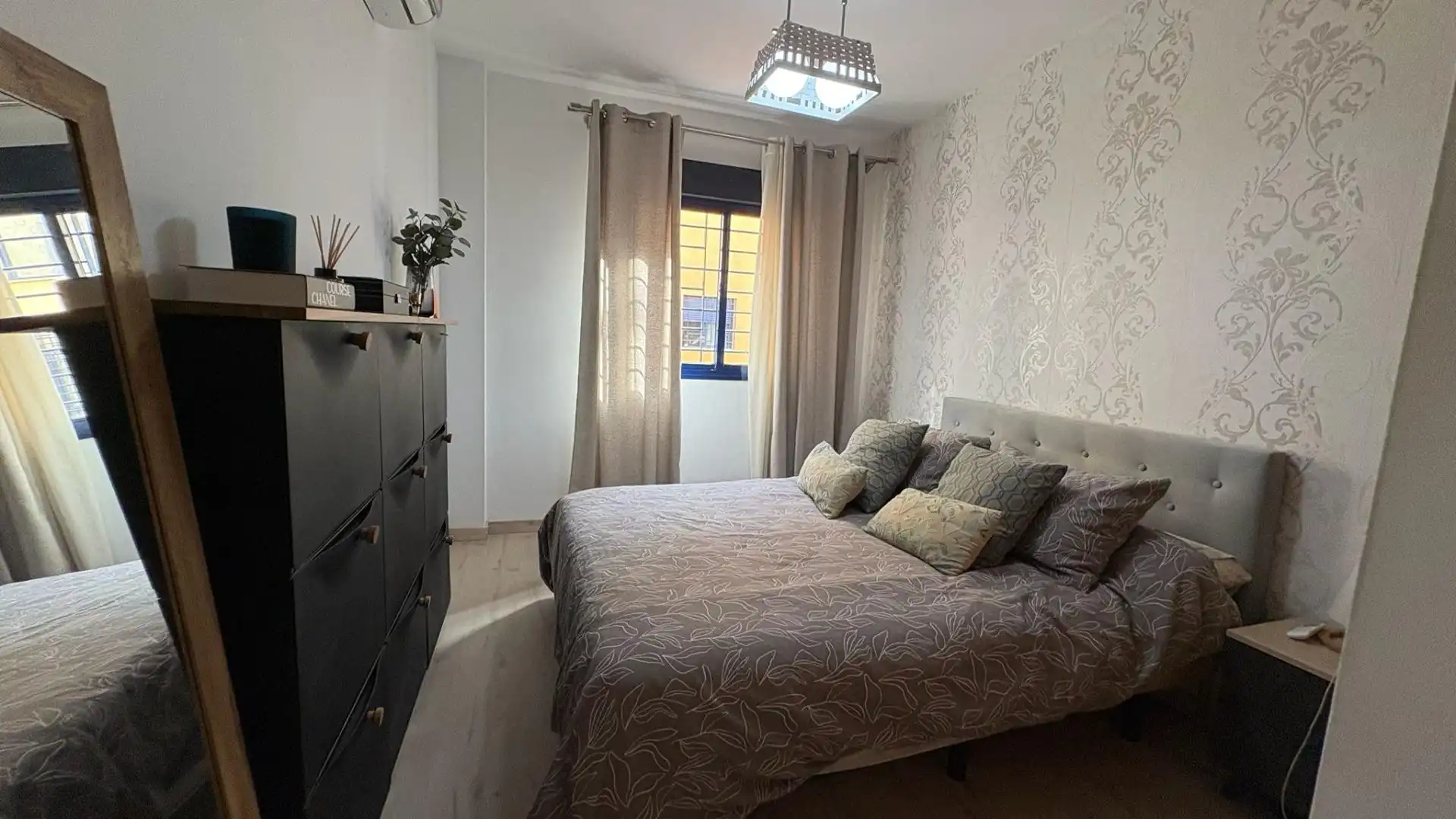 Habitación de Piso en venta en Torremolinos con Aire acondicionado, Balcón y Piscina comunitaria