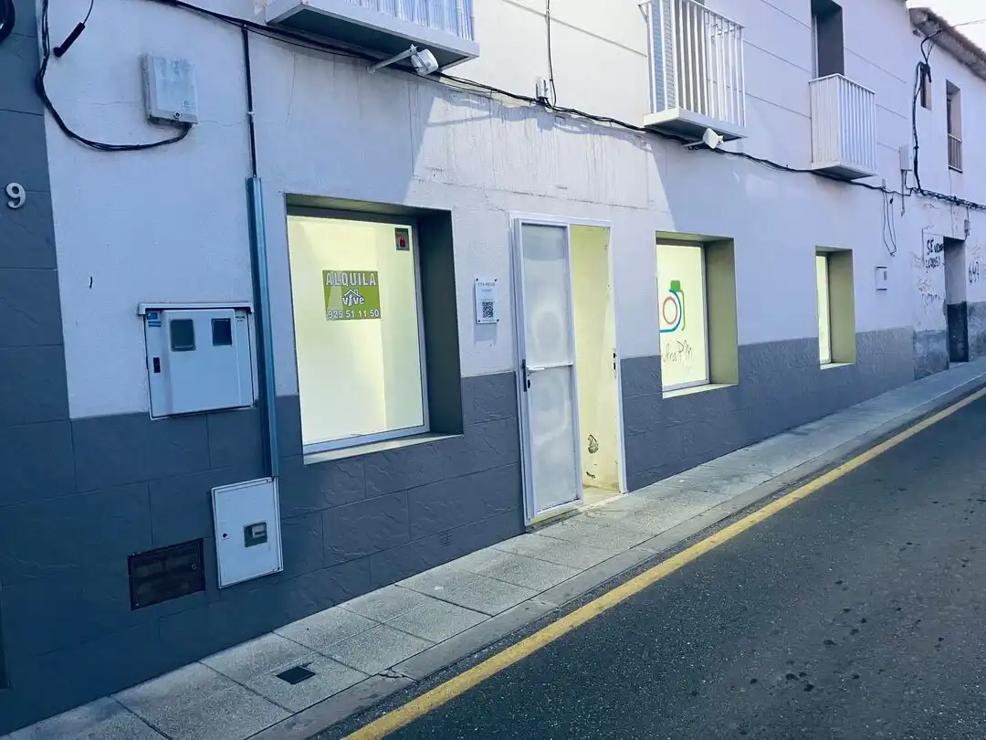 Vista exterior de Local en venta en Esquivias con Aire acondicionado