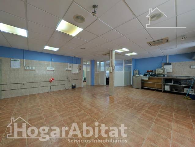 Local comercial en Venta en Calle ALCALA GALIANO en Carolinas Bajas