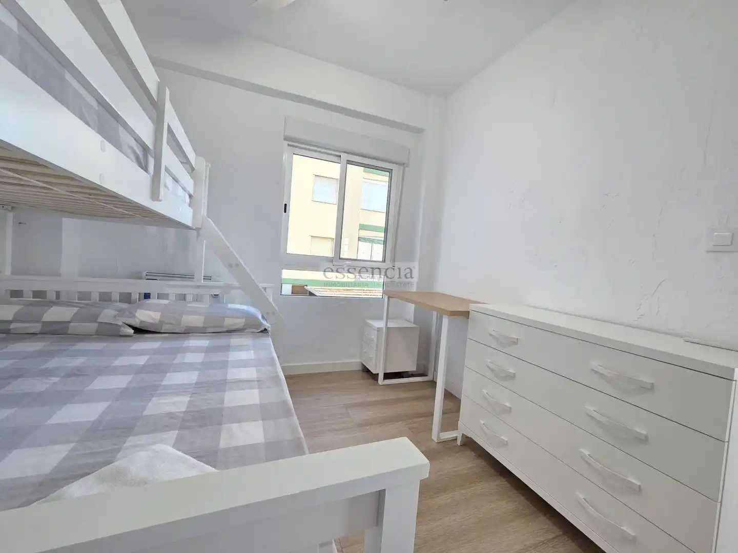 Habitación de Apartamento en venta en Tavernes de la Valldigna con Terraza y Balcón