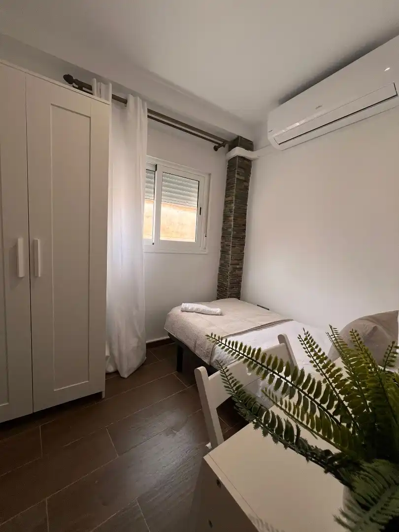 Room in Pasaje Mármoles, 3, Perchel Norte