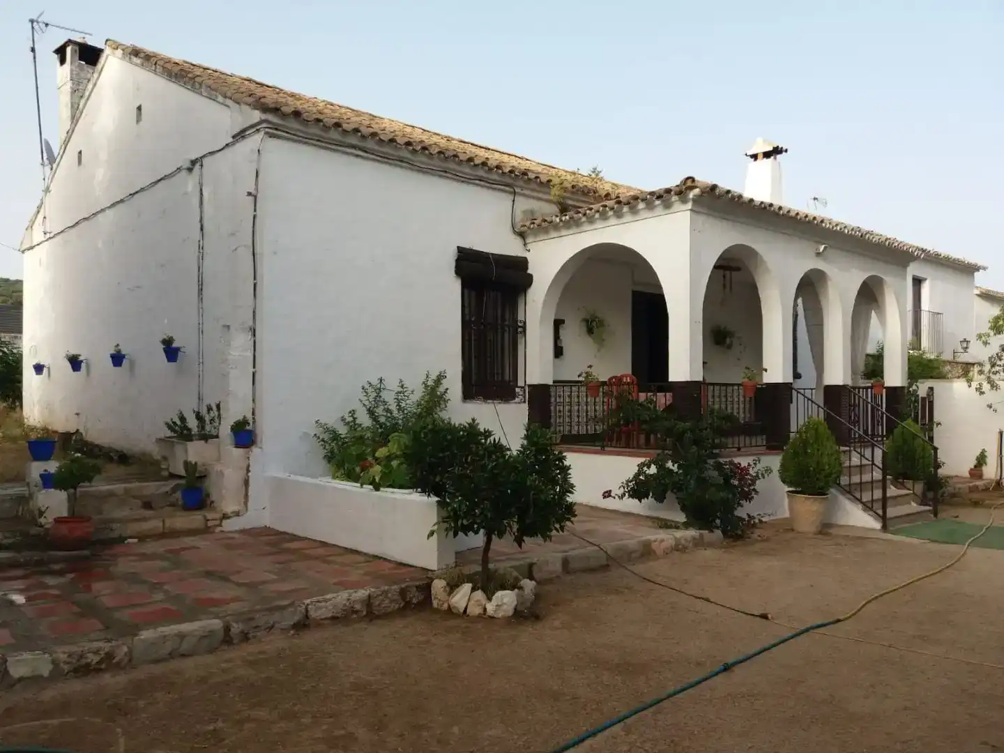 Vista exterior de Casa o xalet en venda en Lucena amb Piscina
