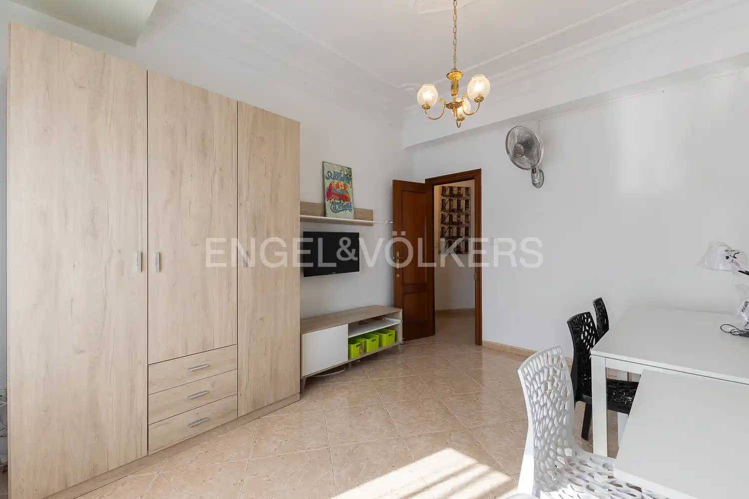 Flat for rent in Valencia  with Air Conditioner, Heating and Furnished
