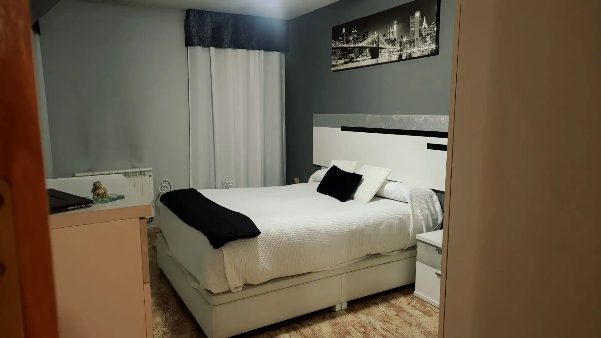 Habitación de Casa adosada en venta en Argamasilla de Calatrava con Aire acondicionado, Calefacción y Terraza