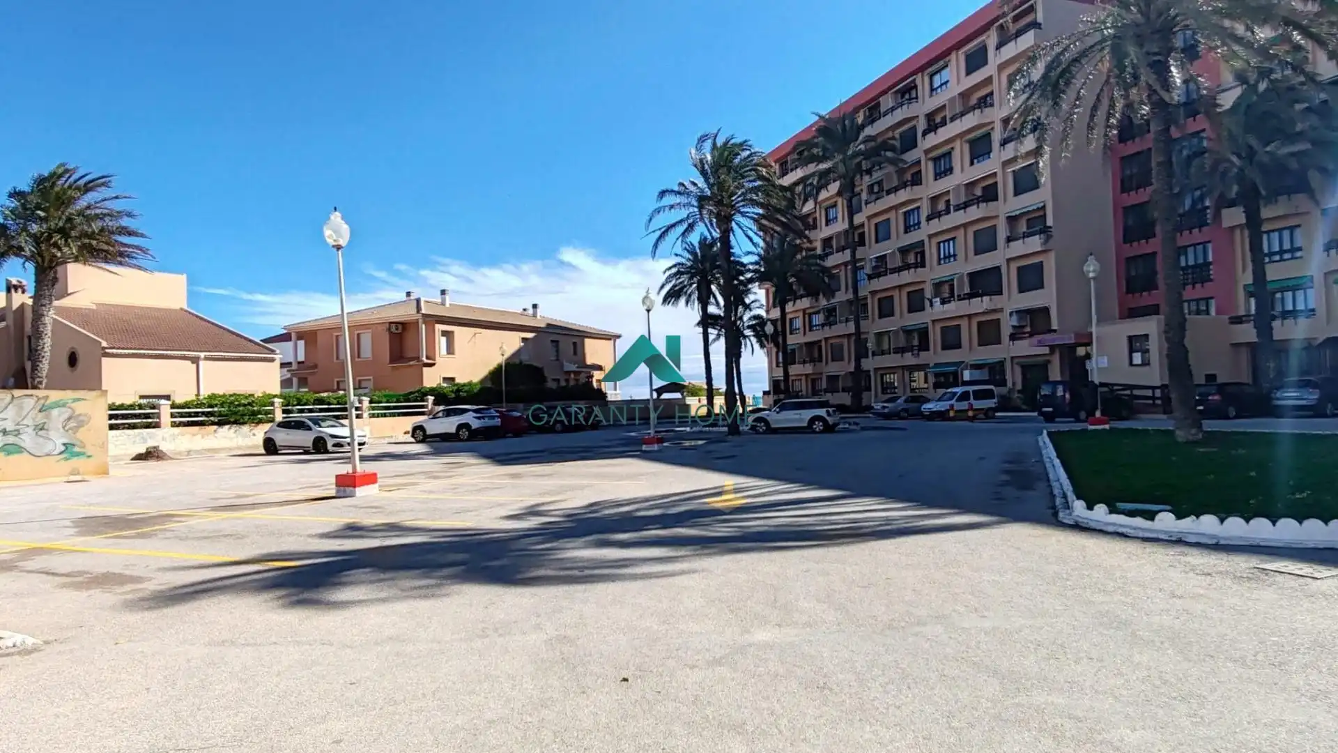 Vista exterior de Apartamento en venta en La Manga del Mar Menor con Amueblado, Balcón y Piscina comunitaria