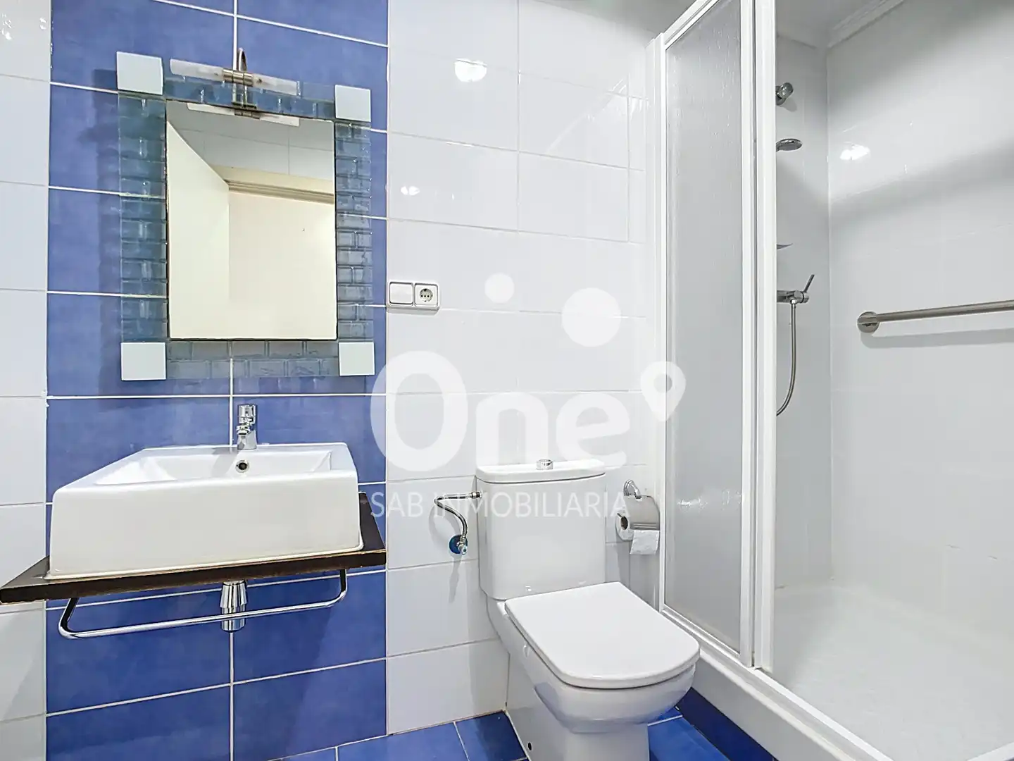 Baño de Piso en venta en San Antonio de Benagéber con Aire acondicionado, Amueblado y Horno