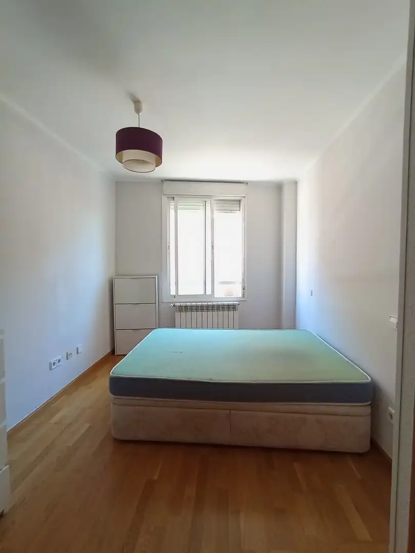 Schlafzimmer von Wohnung zur Miete in Parla mit Heizung, Parkett und Ofen