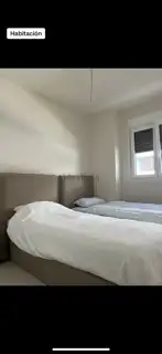 Schlafzimmer von Dachboden zur Miete in Estepona mit Klimaanlage, Terrasse und Abstellraum