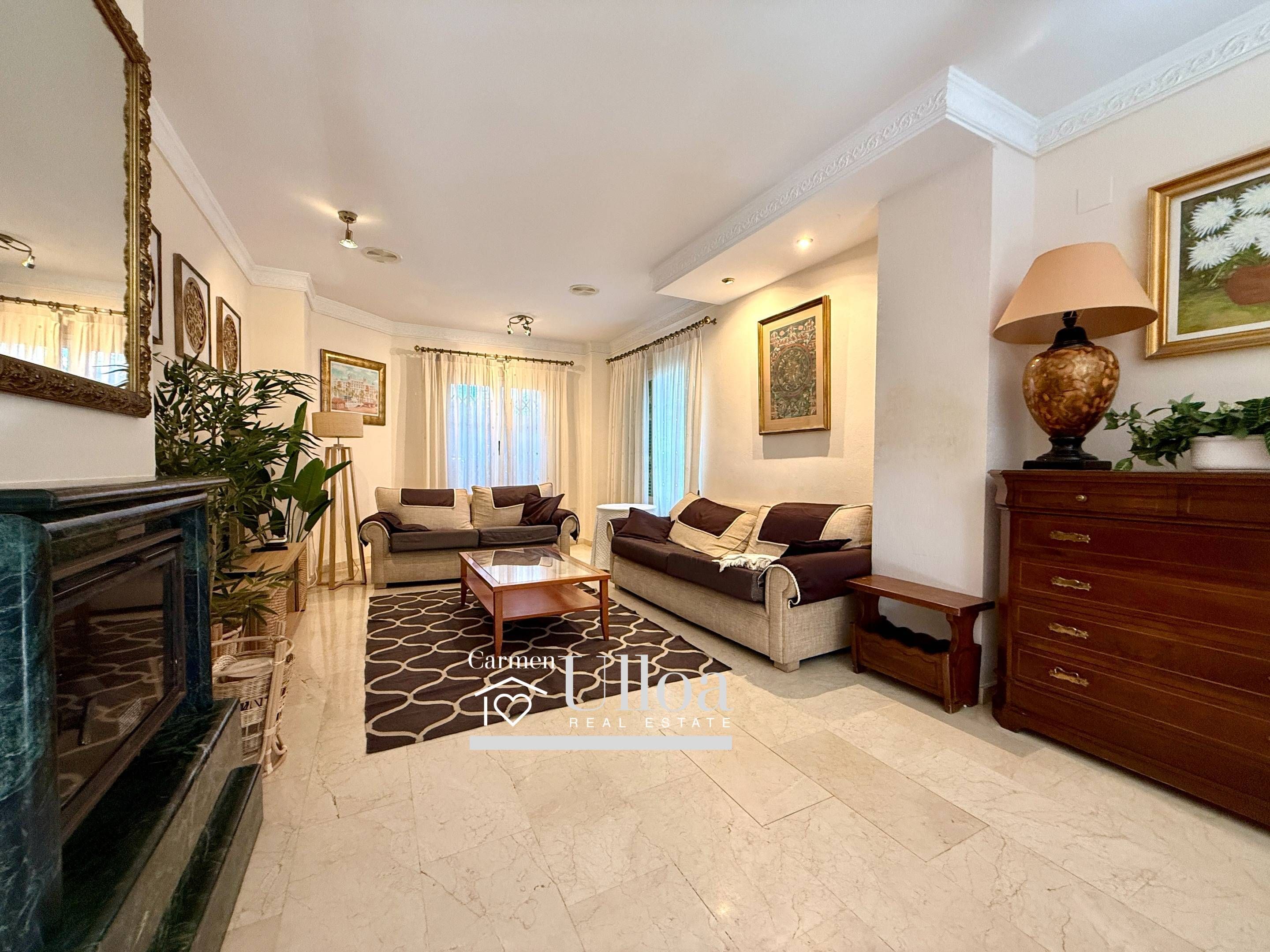 Sala d'estar de Casa o xalet en venda en Alicante / Alacant amb Aire condicionat, Calefacció i Jardí privat