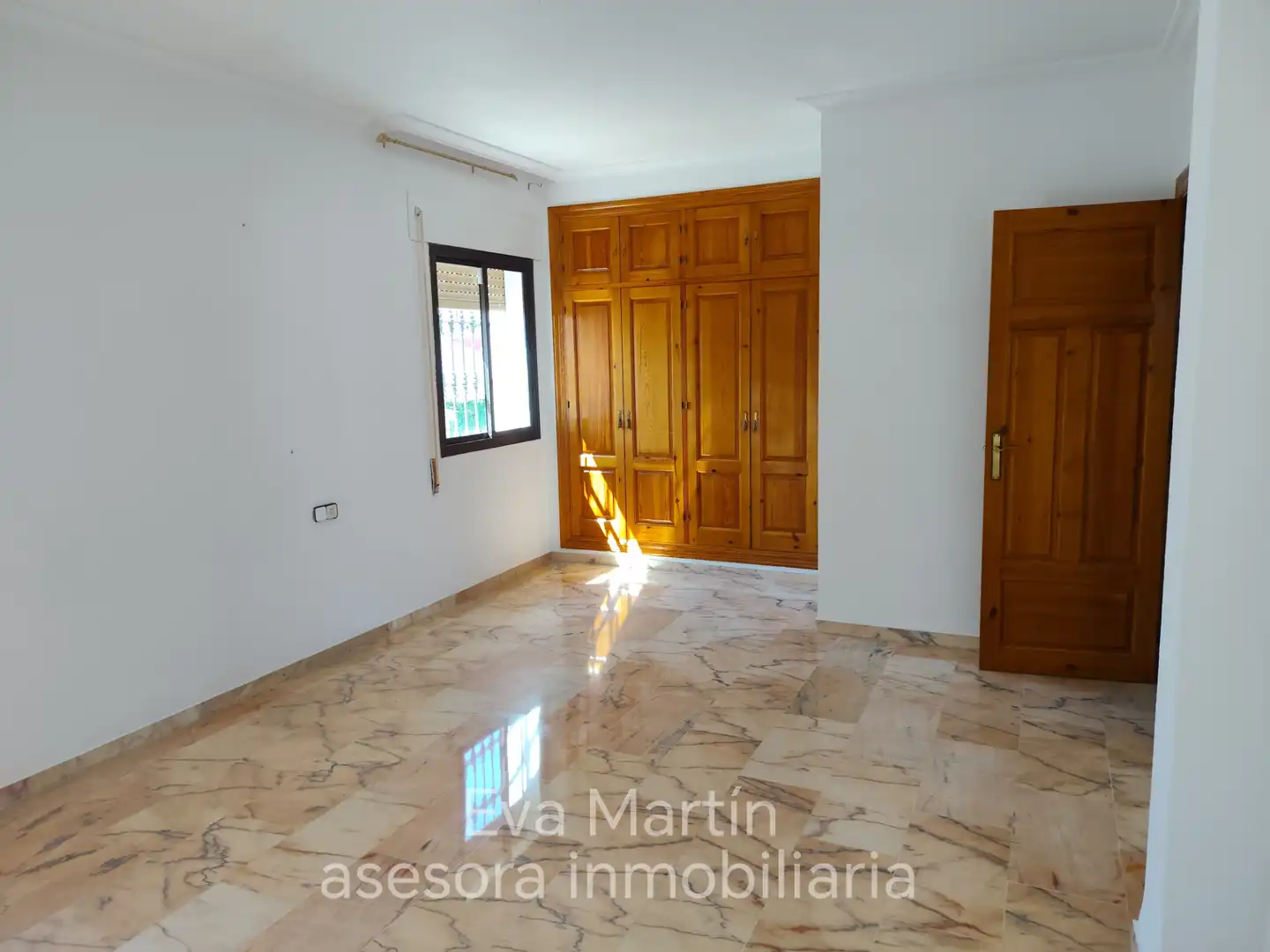 Casa o chalet de alquiler en Montequinto con Aire acondicionado, Calefacción y Jardín privado
