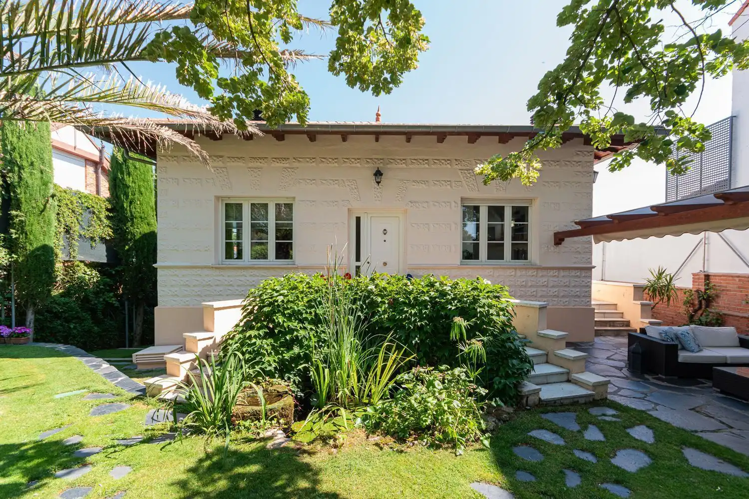 Vista exterior de Casa o xalet en venda en Madrid amb Aire condicionat, Calefacció i Traster
