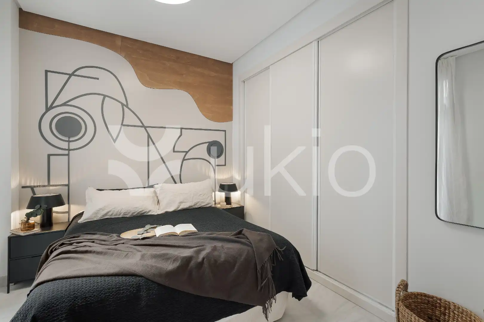 Dormitori de Apartament de lloguer en Madrid amb Aire condicionat, Calefacció i Moblat