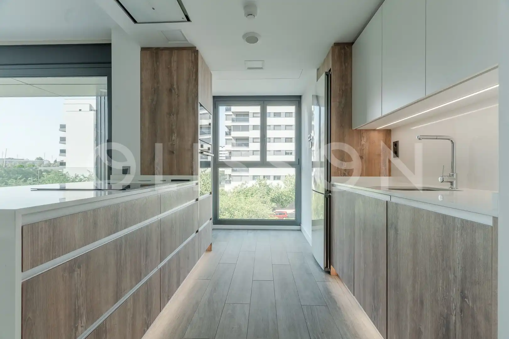 Küche von Wohnung zum Verkauf in Madrid mit Klimaanlage, Terrasse und Abstellraum