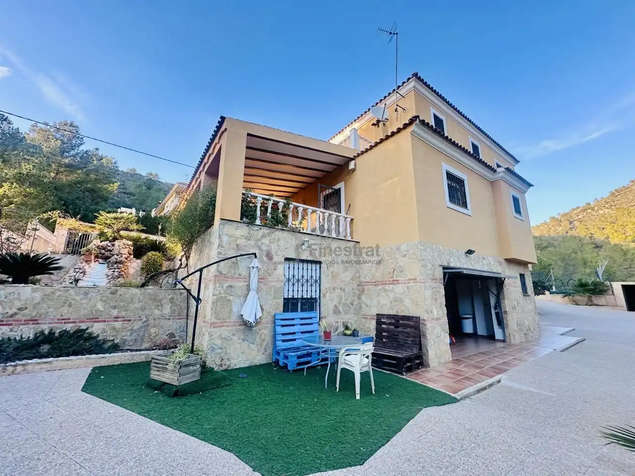 Vista exterior de Casa o chalet en venta en Finestrat con Aire acondicionado, Jardín privado y Terraza
