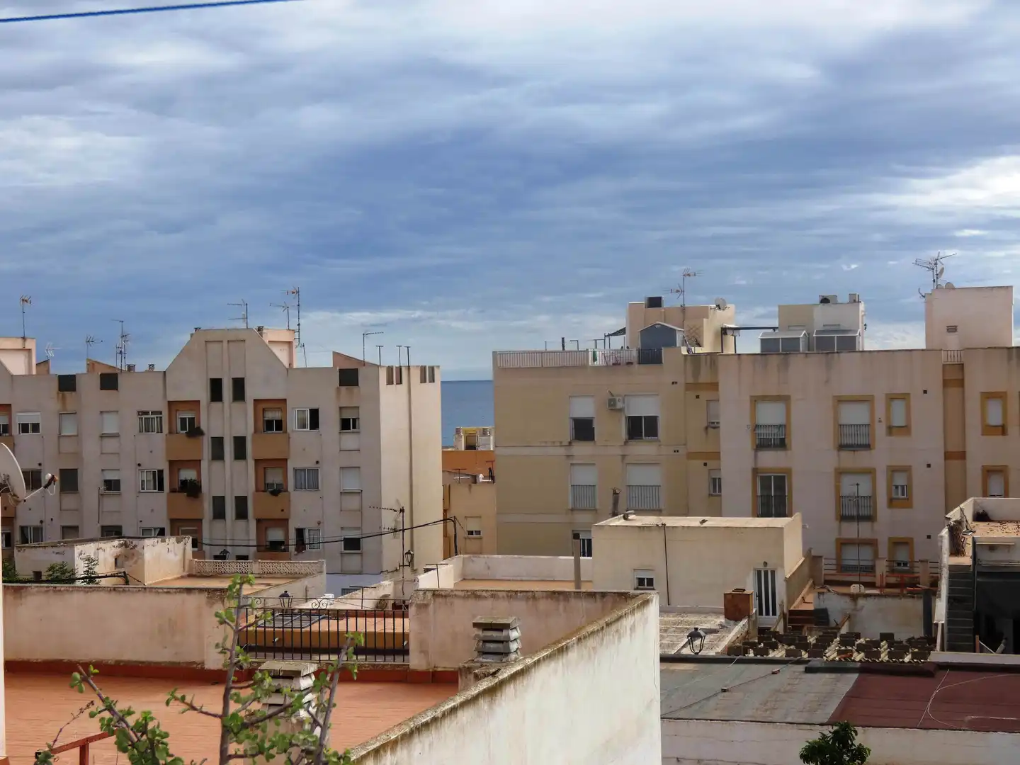 Vista exterior de Casa adosada en venda en Garrucha amb Aire condicionat, Calefacció i Terrassa