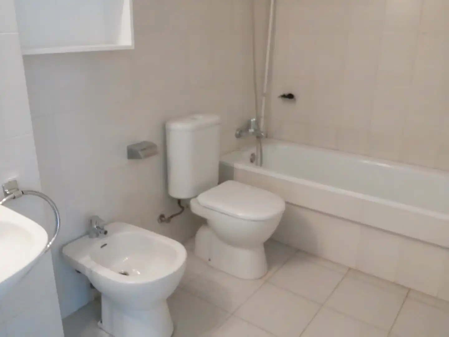 Badezimmer von Wohnungen zur Miete in Lleida mit Klimaanlage, Heizung und Möbliert