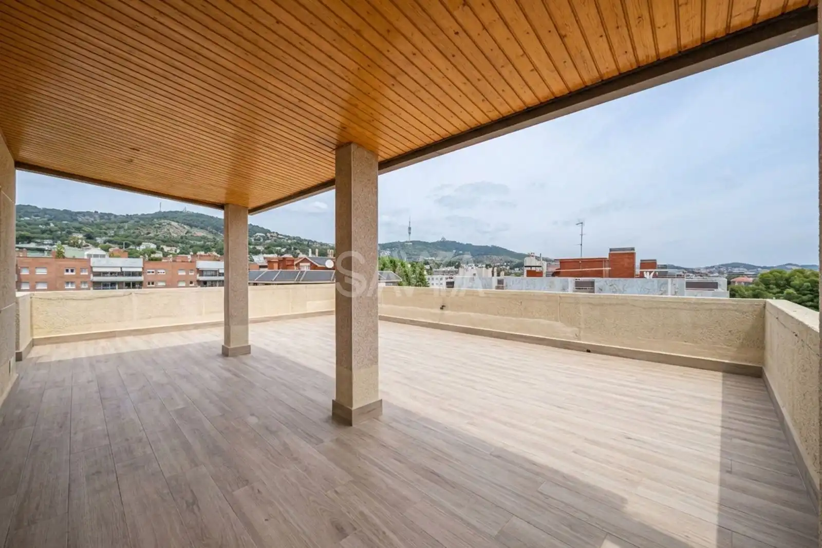Terrasse von Dachboden zur Miete in Barcelona mit Klimaanlage, Heizung und Terrasse