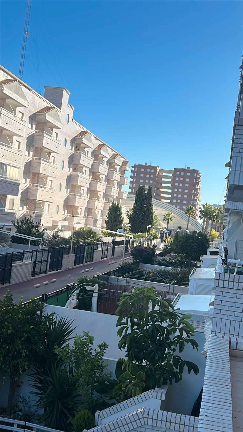 Vista exterior de Apartamento en venta en Oropesa del Mar / Orpesa con Aire acondicionado, Terraza y Amueblado