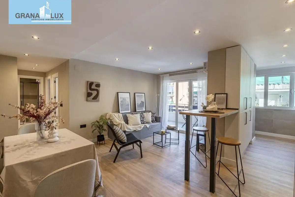 Appartamento con terrazza in vendita a Calle ALMUÑECAR, imagen 2