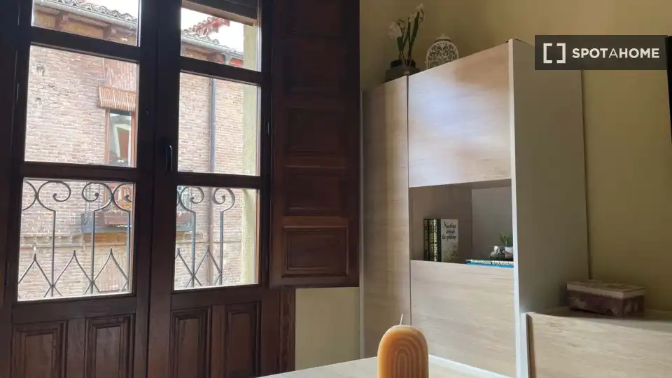 Cocina de Apartamento para compartir en Alcalá de Henares con Aire acondicionado, Terraza y Amueblado
