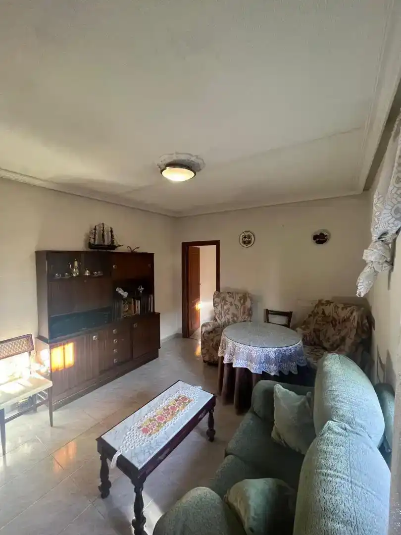 Sala de estar de Planta baja en venta en El Campo de Peñaranda  con Amueblado