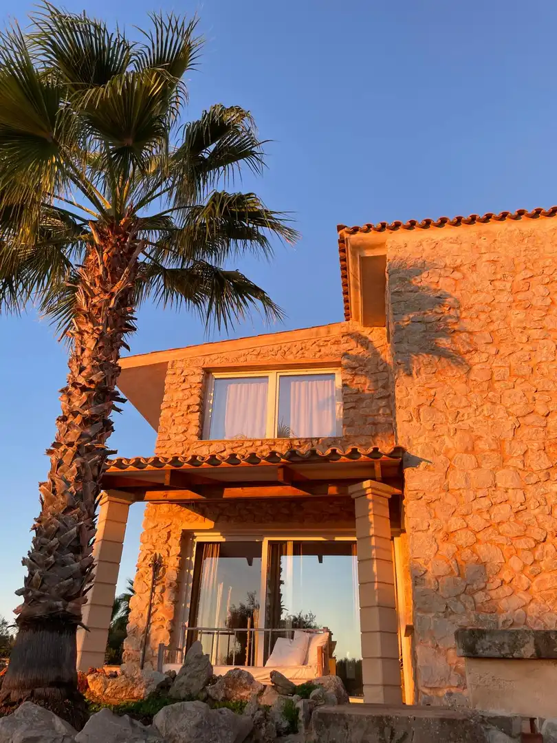 Vista exterior de Finca rústica en venta en Sant Llorenç des Cardassar con Aire acondicionado, Calefacción y Trastero