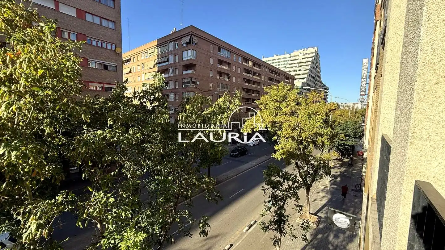 Maisonette zur Miete in Avinguda de l'Institut Obrer de València, Ciutat de les Ciències i de les Arts - Justicia