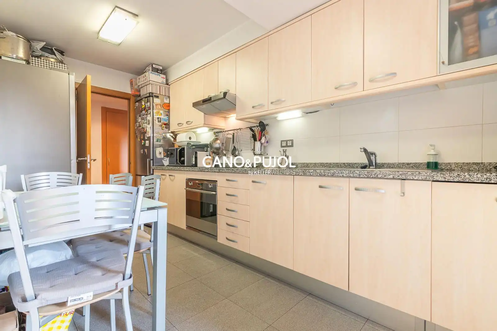Kitchen of Flat for sale in Sant Cugat del Vallès  with Heating, Terrace and Storage room